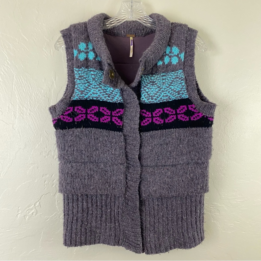 Free People Size Medium Grey Wool Rib Knit Sleeveless Button Down Sweater Vest